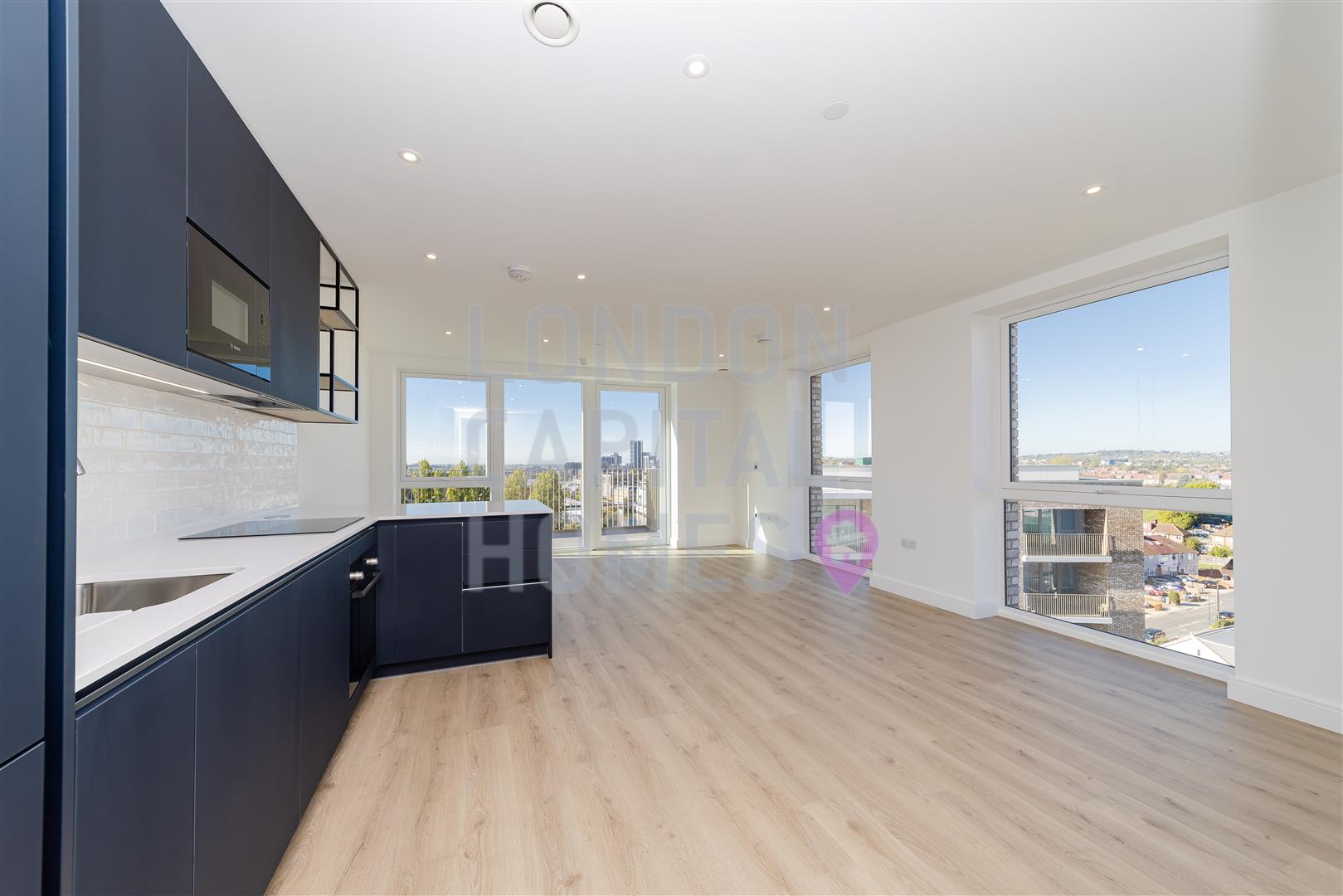 2 bed property in 84 Beresford Avenue, London